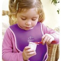 Babero Infantil Violeta Pequeño