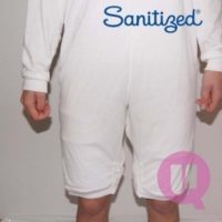 Pijama Antipañal SANITIZED. Pantalón corto, manga larga