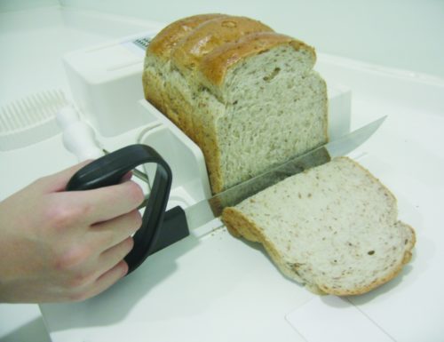 tabla para apoyar y cortar pan