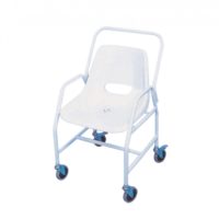 silla de ducha con ruedines empujar